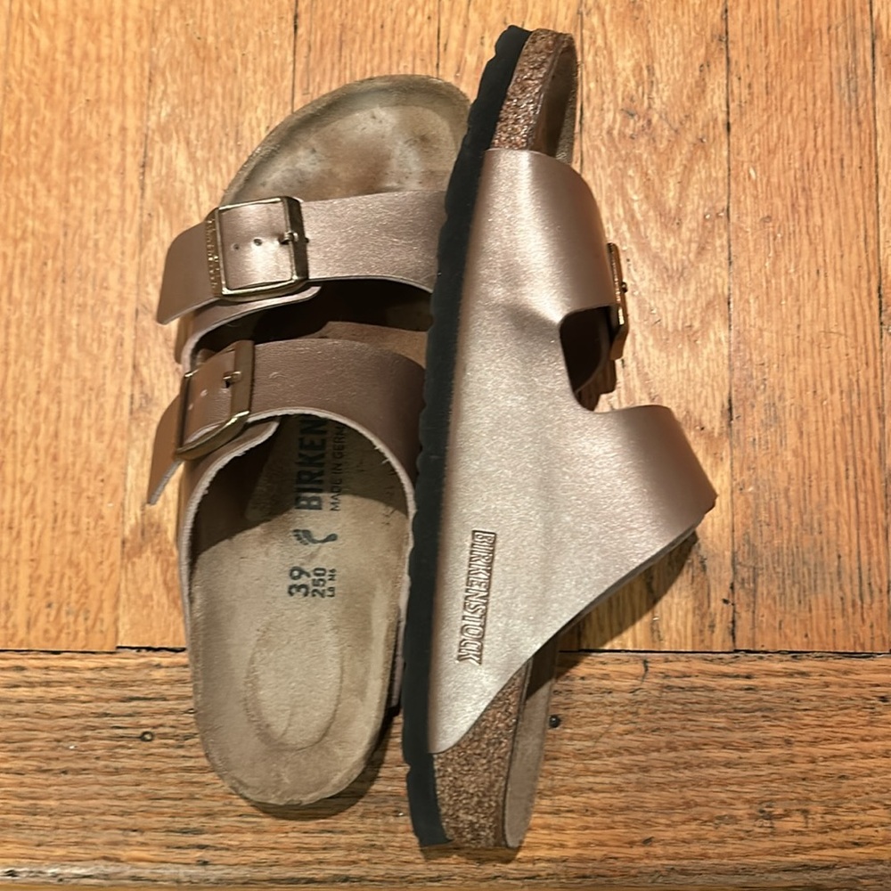 Birkenstock sandals barely worn - Picture 2 of 5